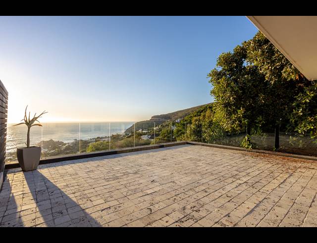 8 BEDROOM HOUSE FOR SALE IN LLANDUDNO